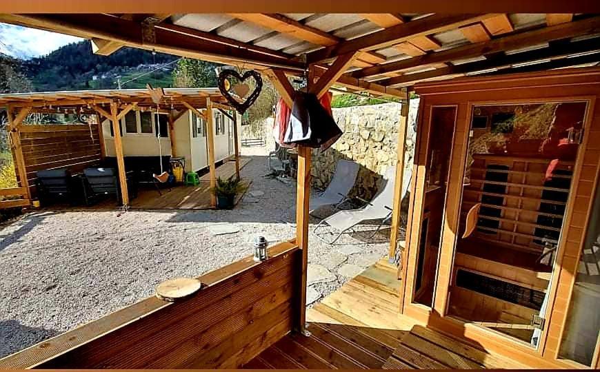 Lexi Zen House Apartment Камник Екстериор снимка