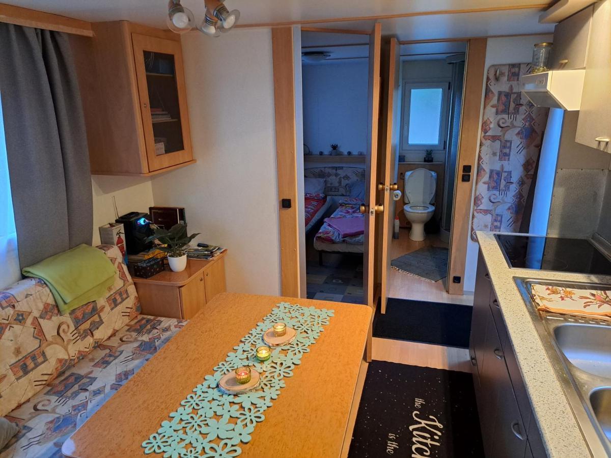 Lexi Zen House Apartment Камник Екстериор снимка